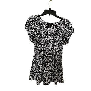 Women’s Style & CO. Black and White Peasant Shirt